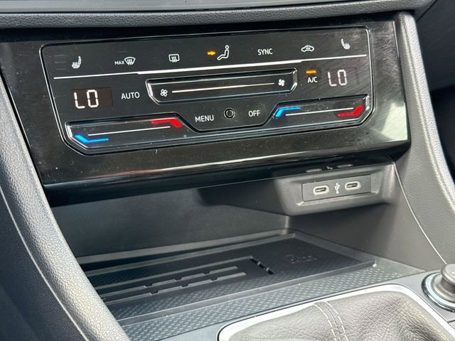 Used 2025 Volkswagen Jetta SE image 19