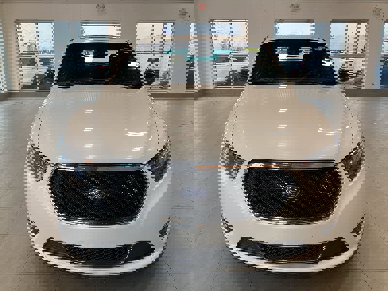 Used 2017 Ford Taurus SHO w/ Driver Assist Package image 2