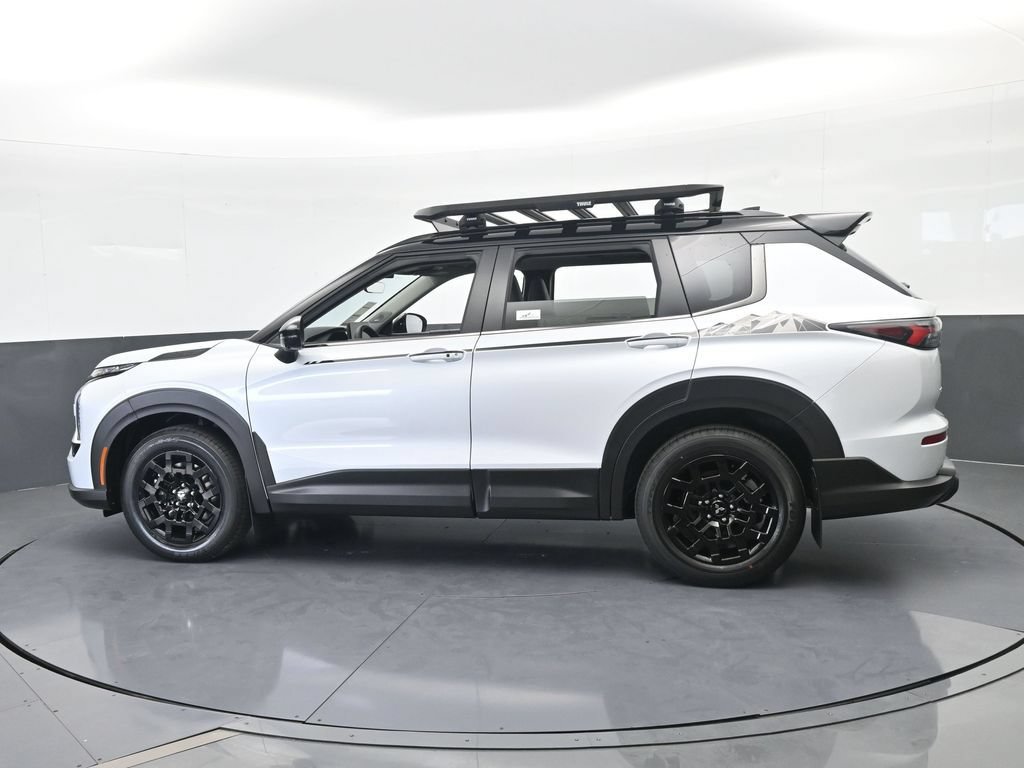 New 2026 Mitsubishi Outlander AWD image 3
