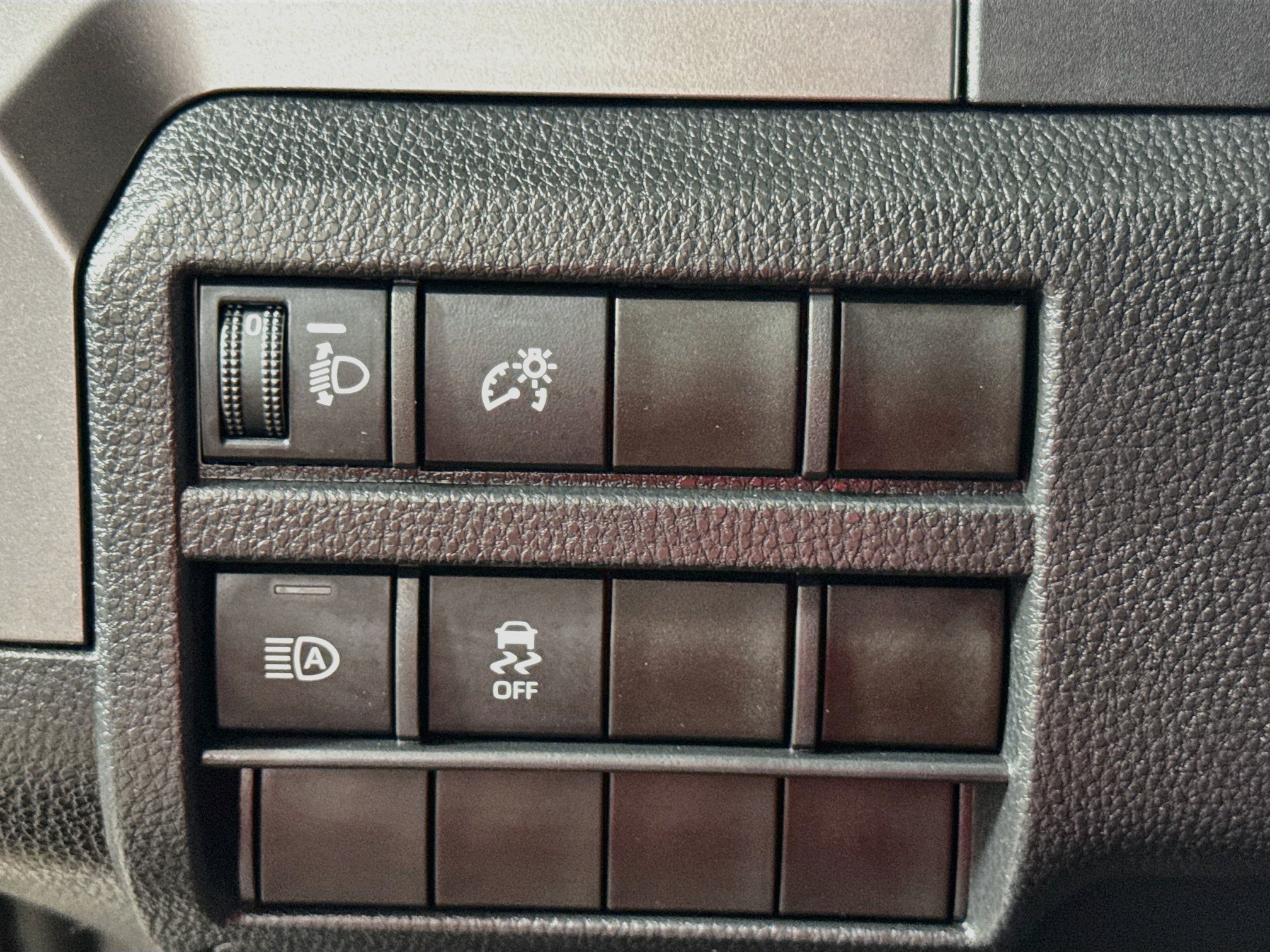 Certified 2025 Toyota Tacoma TRD Sport AWD/4WD image 9