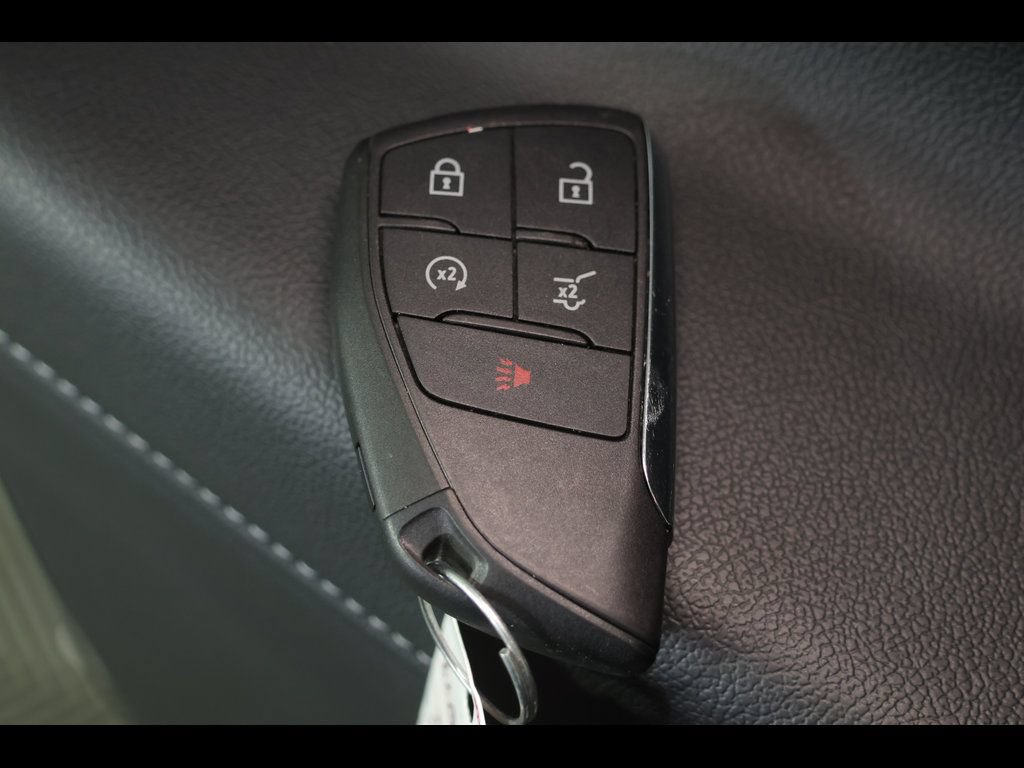 Used 2025 Chevrolet Traverse LT AWD/4WD image 62