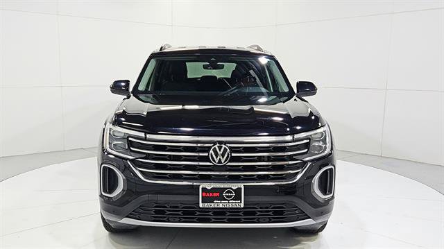 Used 2025 Volkswagen Atlas SE FWD image 2