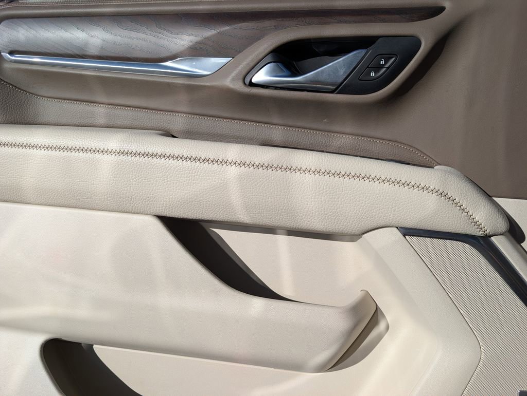 Used 2021 GMC Yukon Denali w/ Denali Premium Package image 16