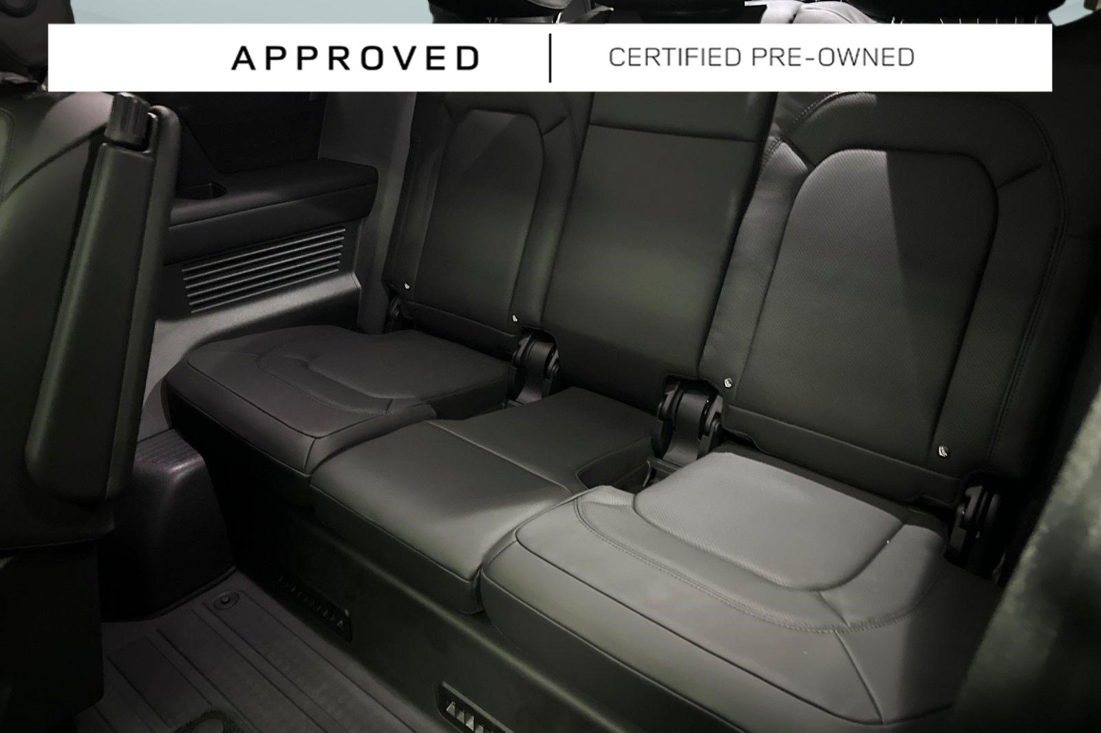 Used 2025 Land Rover Defender 130 X-Dynamic SE AWD/4WD image 36