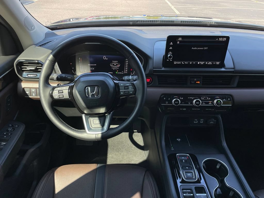 Used 2025 Honda Pilot Elite image 11