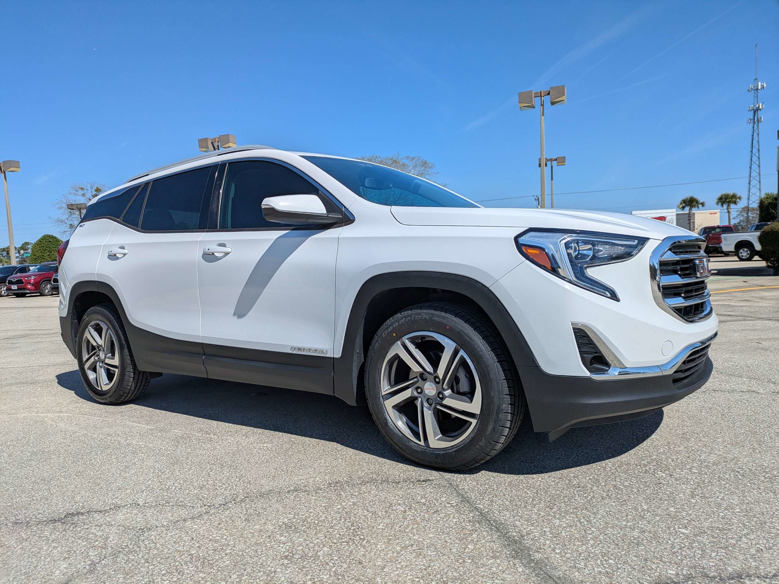 Used 2021 GMC Terrain SLT w/ Infotainment Package II image 3