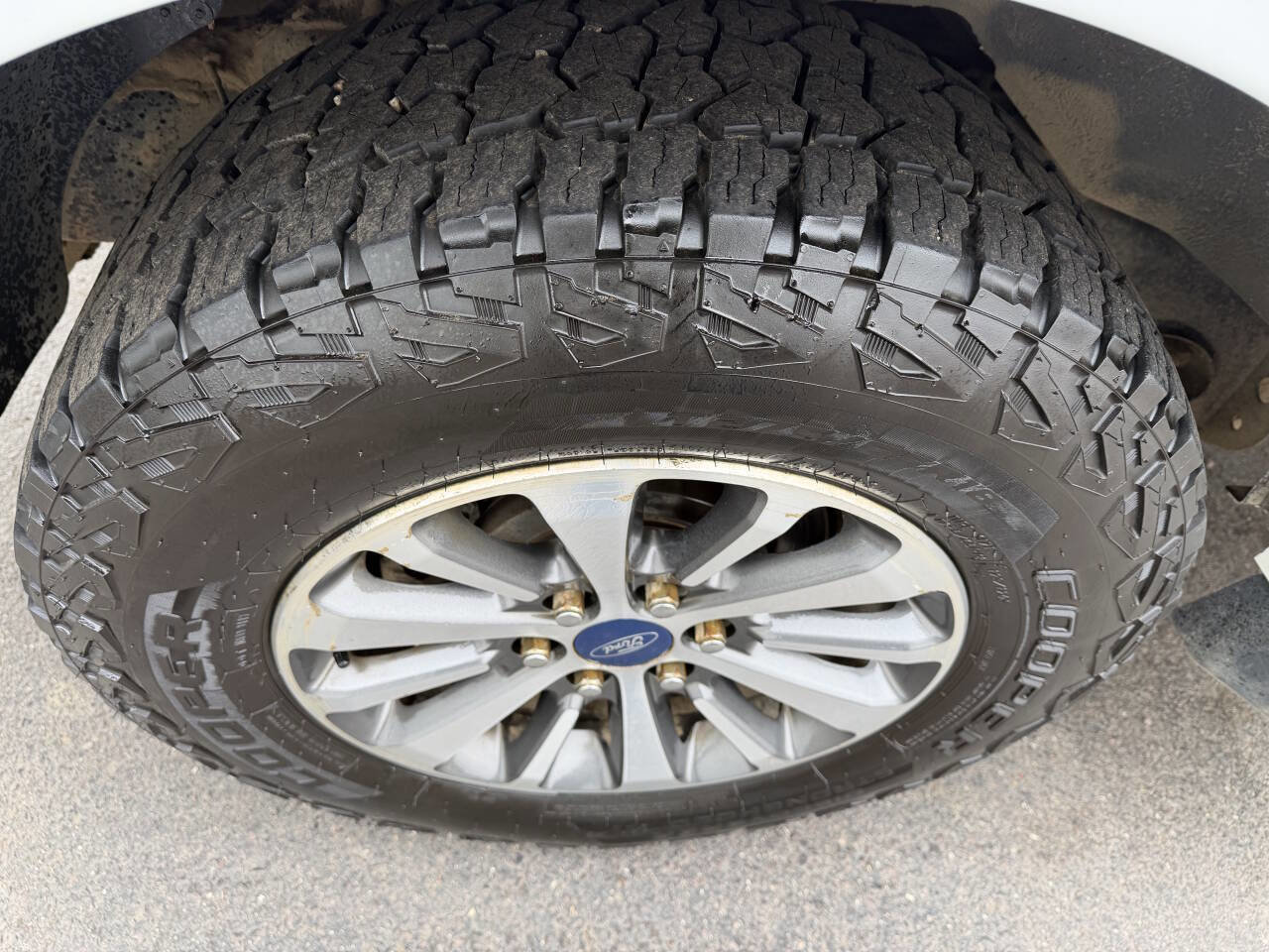 Used 2017 Ford Expedition EL XLT image 7