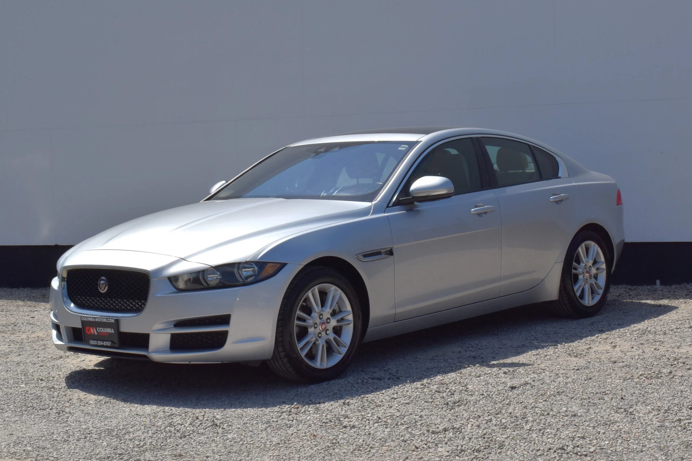 Used 2017 Jaguar XE Premium RWD image 36