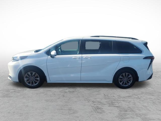 Certified 2023 Toyota Sienna LE AWD/4WD image 8