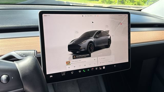 Used 2023 Tesla Model Y Performance AWD/4WD image 11