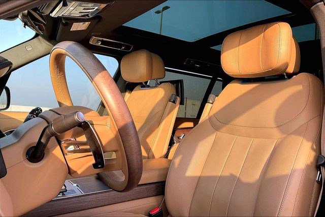 Used 2025 Land Rover Range Rover Long Wheelbase Autobiography image 30