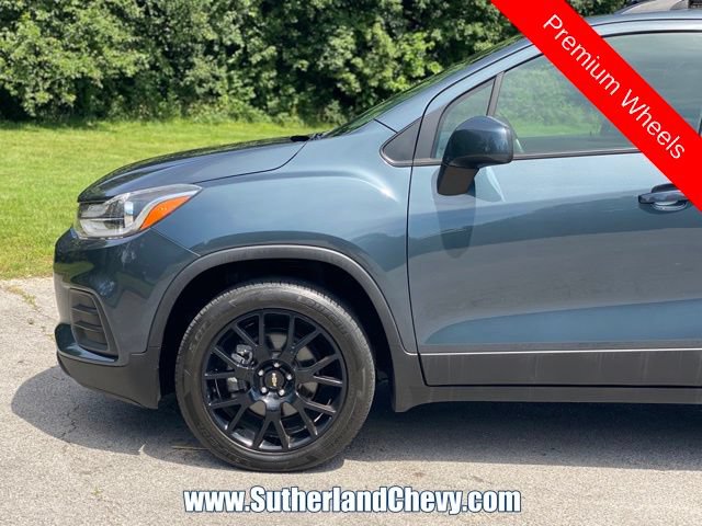 Used 2022 Chevrolet Trax LT w/ Premium Seat Package AWD/4WD image 10