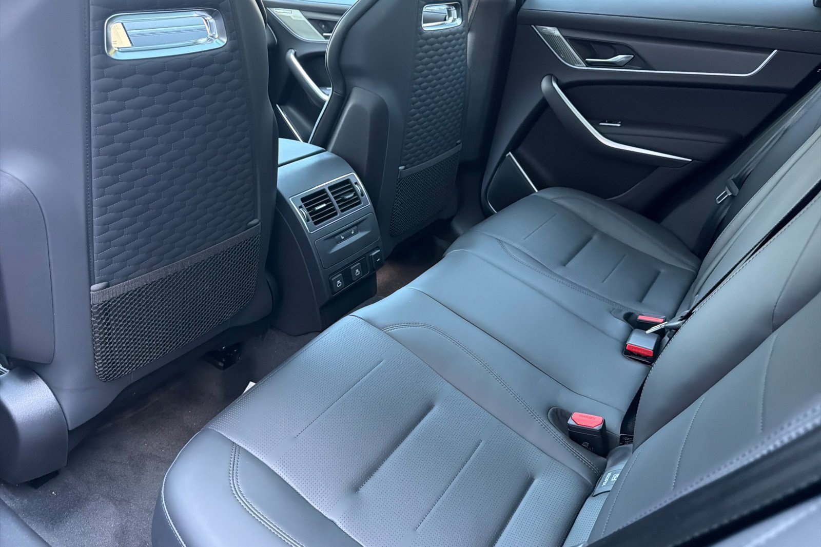 New 2026 Jaguar F-PACE SVR 575 Edition AWD/4WD image 27