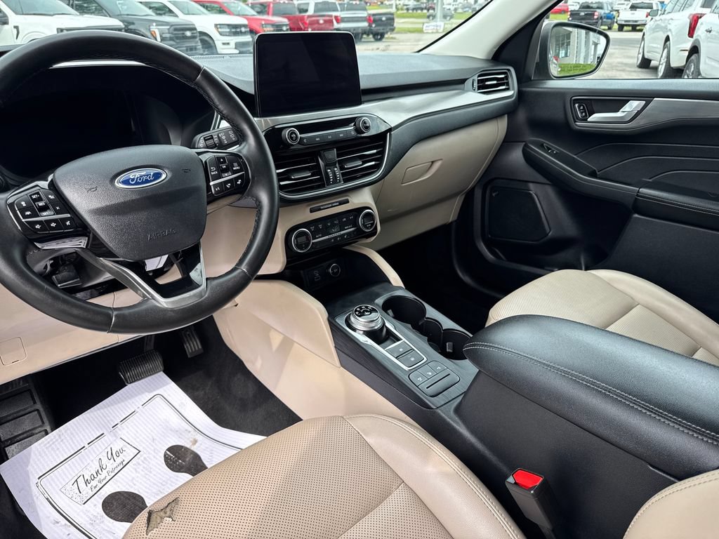 Used 2021 Ford Escape Titanium FWD image 14