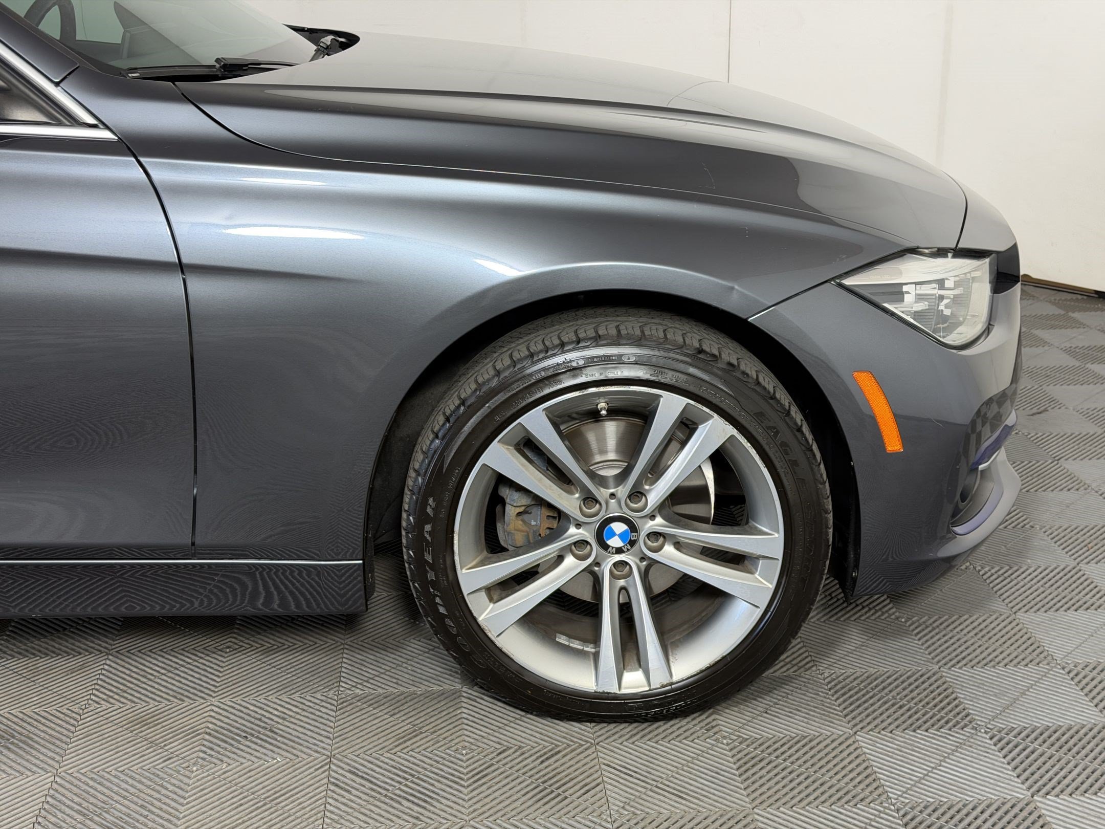 Used 2017 BMW 328d xDrive Sedan AWD/4WD image 13