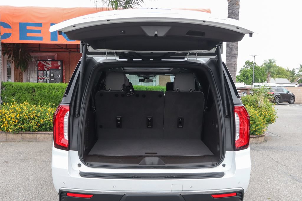 Used 2021 GMC Yukon XL SLT w/ SLT Premium Package AWD/4WD image 8