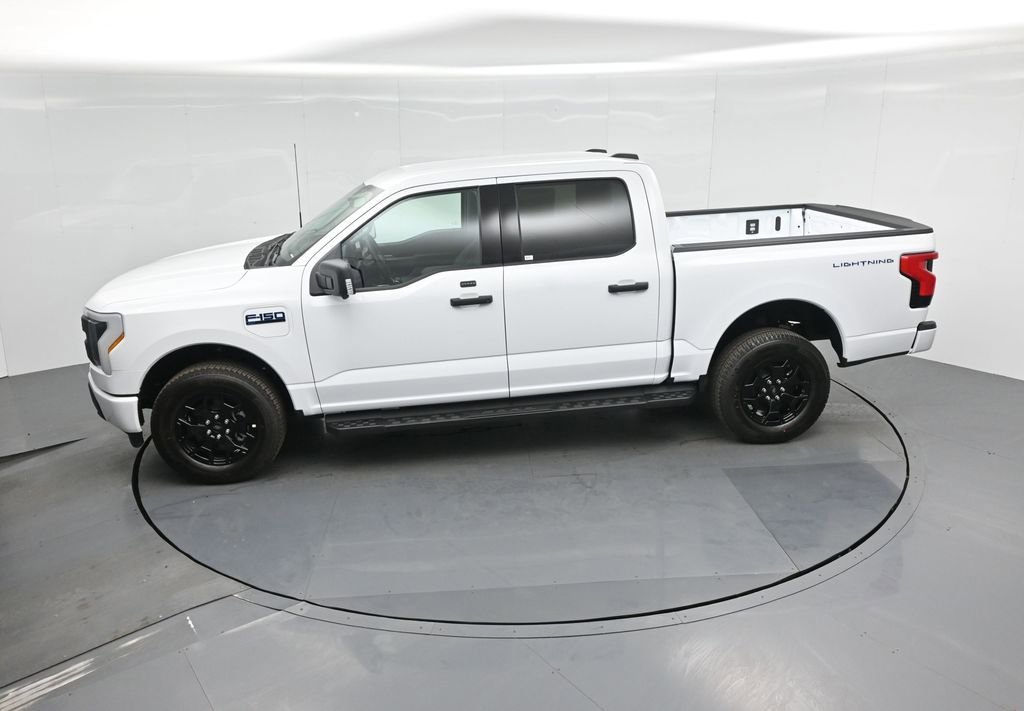 New 2025 Ford F150 Lightning XLT image 44