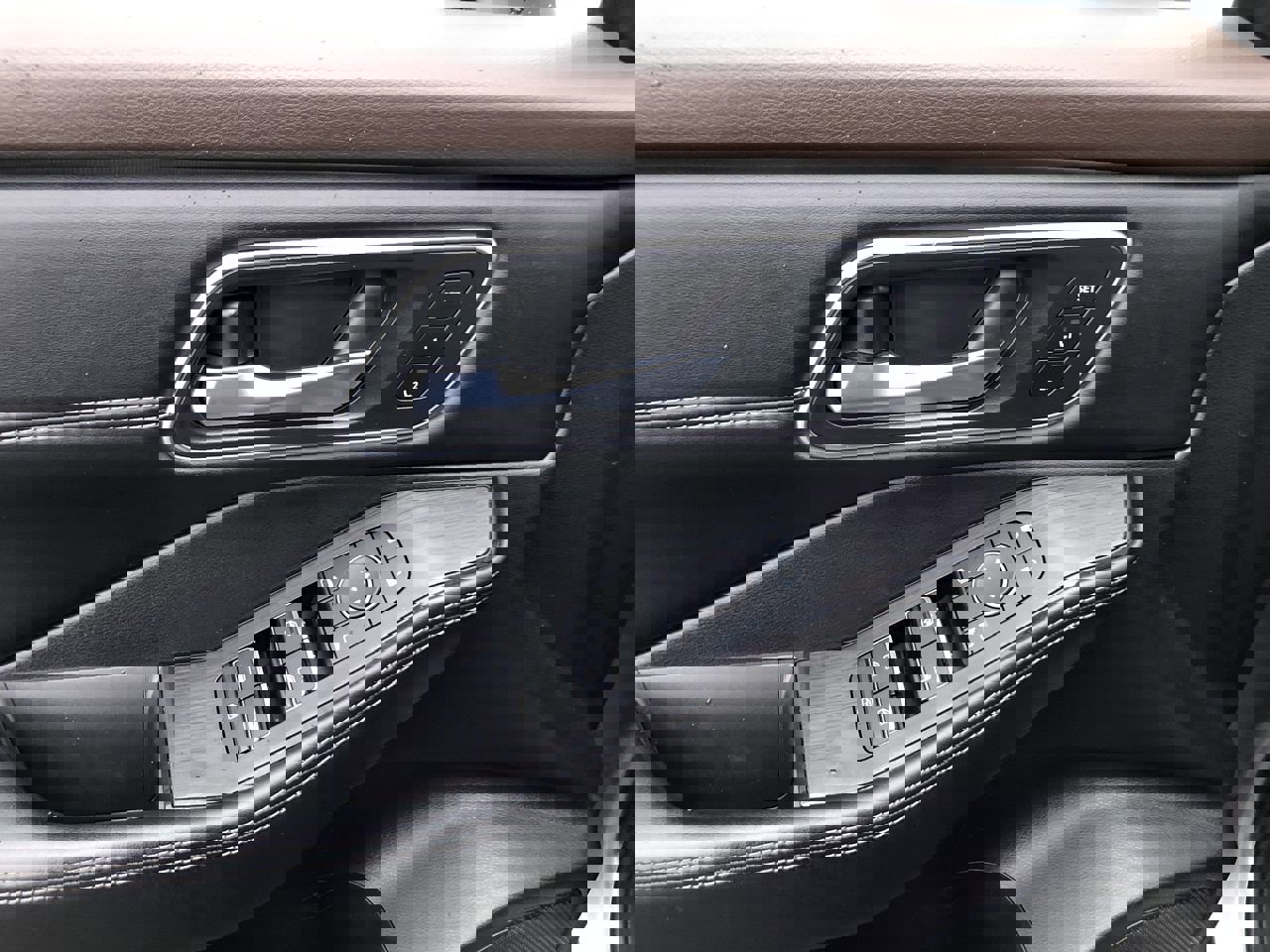 Used 2023 Nissan Rogue Platinum w/ Platinum Premium Package image 13