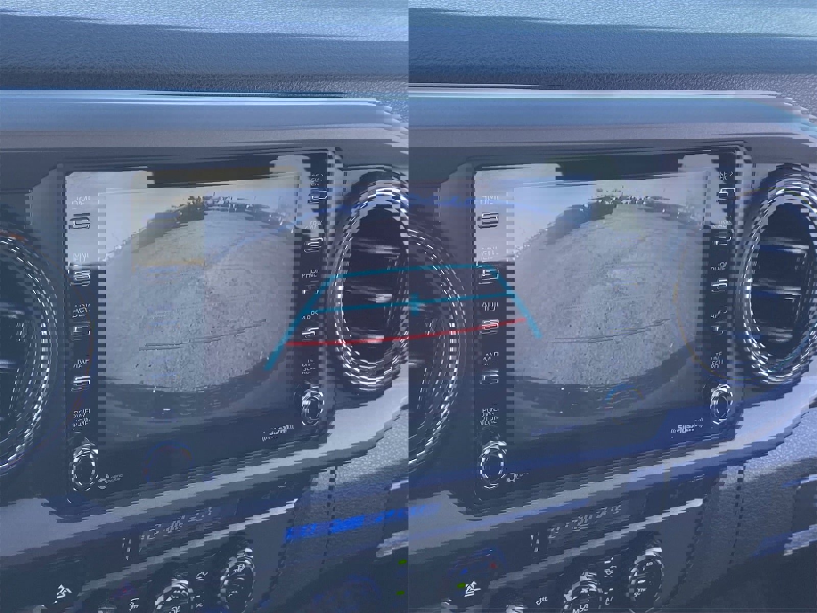 Used 2022 Toyota Tacoma TRD Off-Road image 28