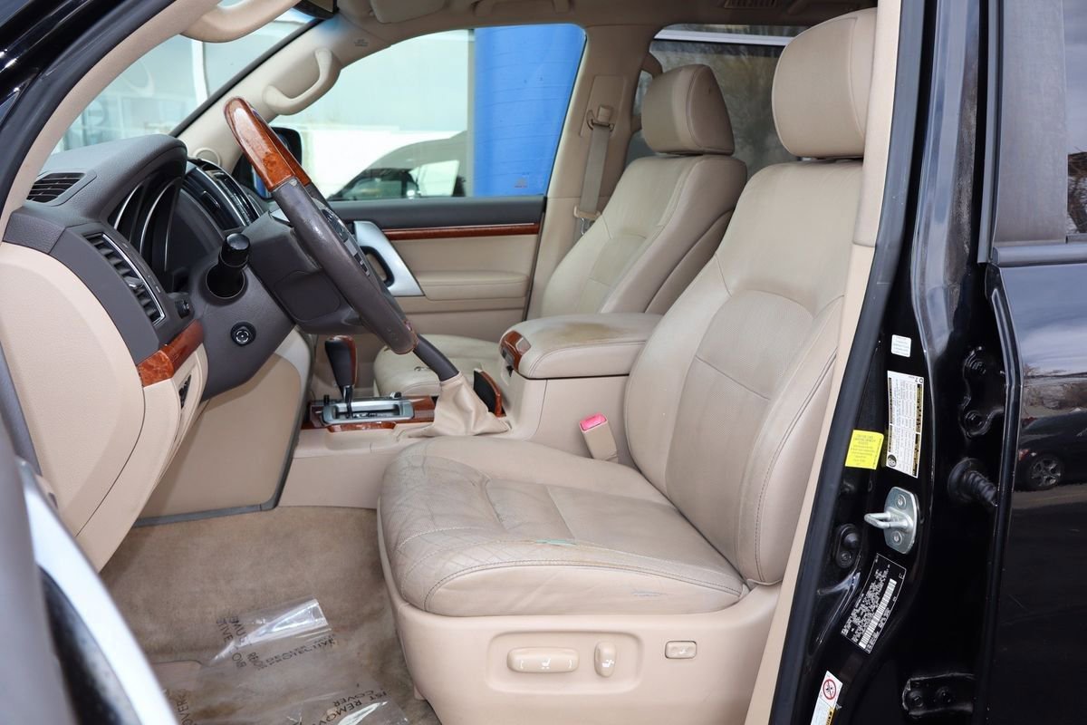 Used 2013 Toyota Land Cruiser image 8