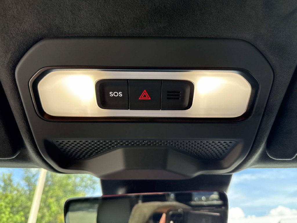 Used 2024 Rivian R1S Adventure Dual AWD/4WD image 40