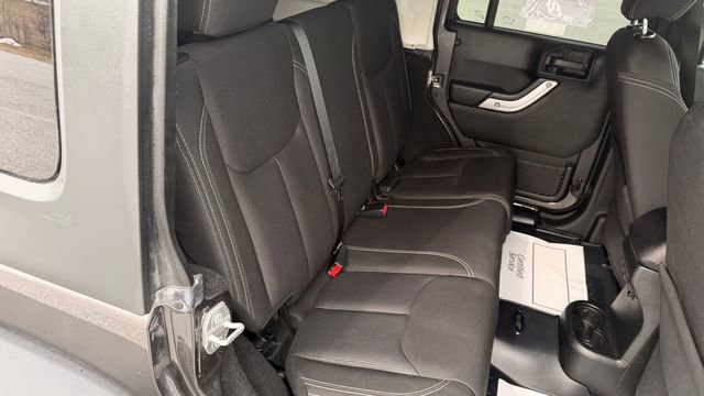 Used 2018 Jeep Wrangler Unlimited Rubicon image 44