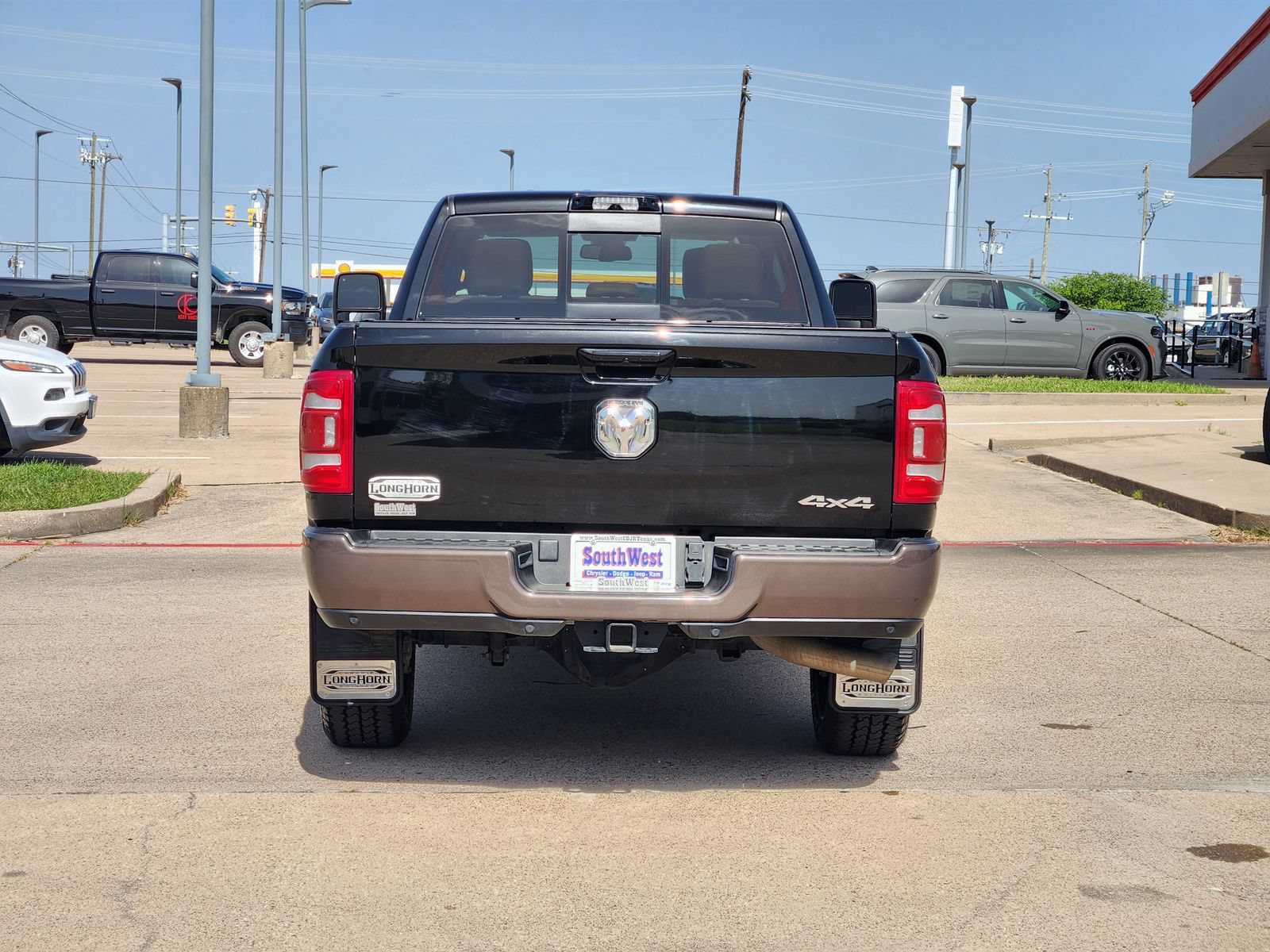 Used 2024 RAM 3500 Limited w/ Towing Technology Group AWD/4WD image 8