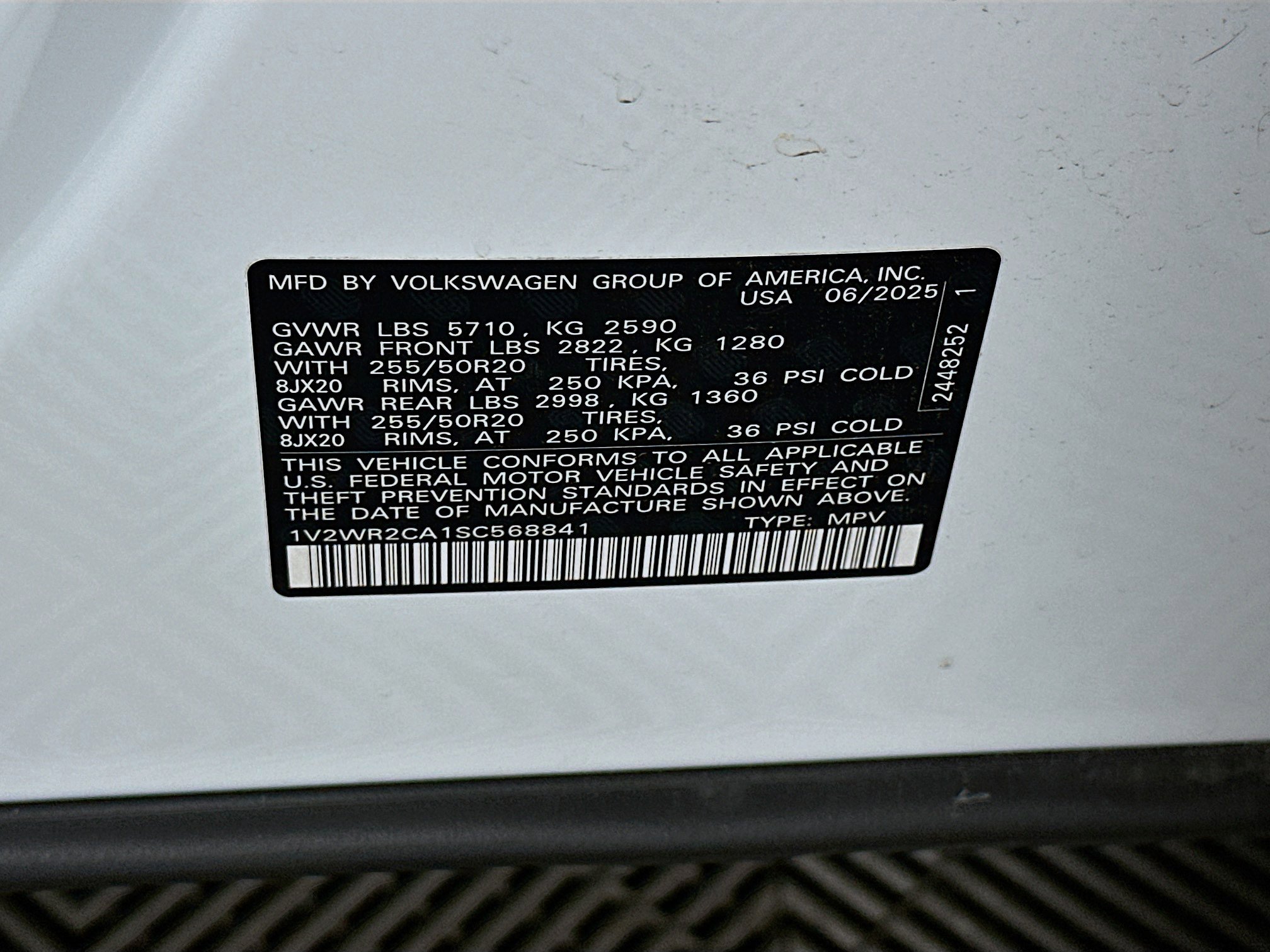 Used 2025 Volkswagen Atlas SE image 12