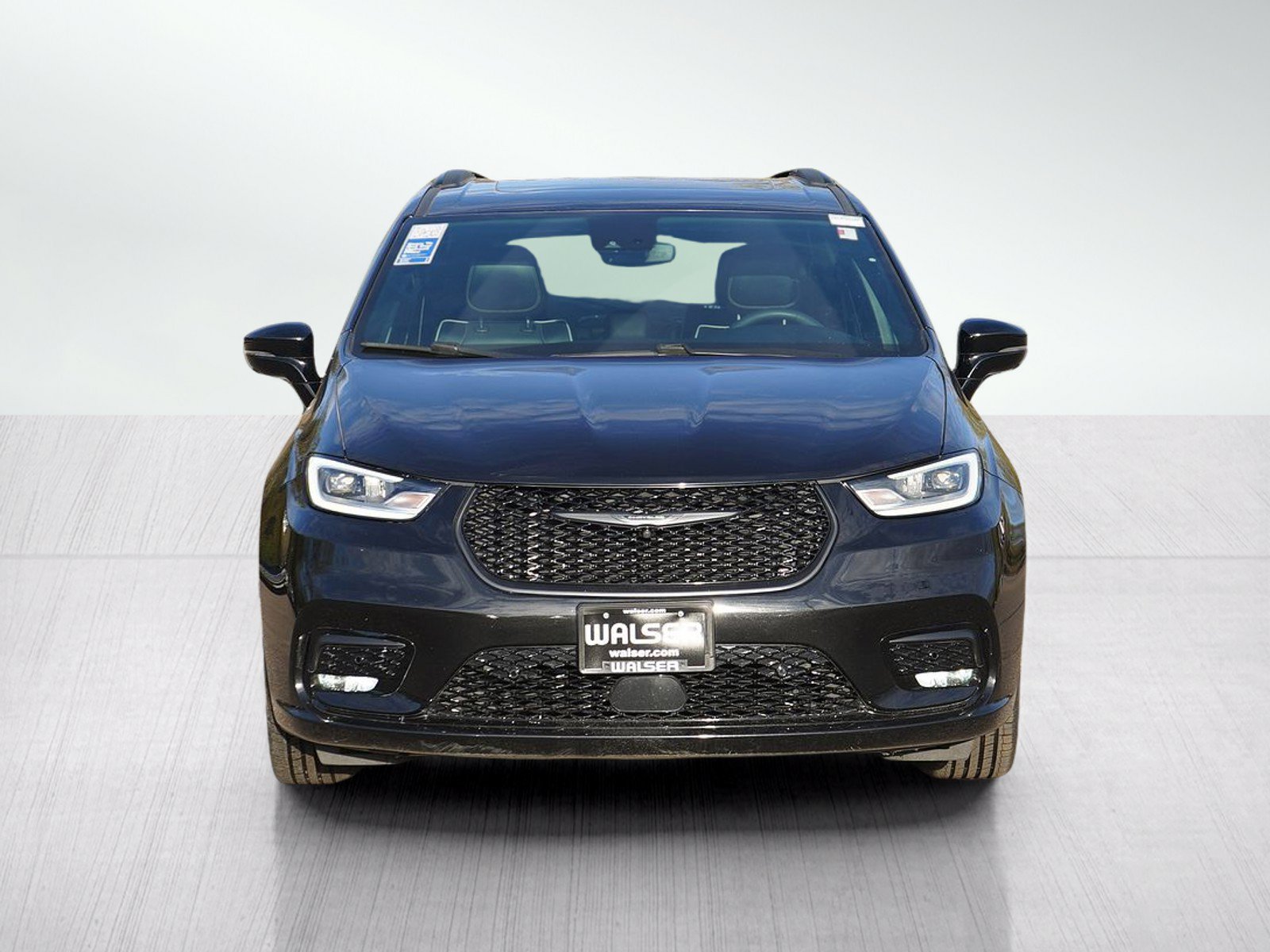 Used 2024 Chrysler Pacifica Premium FWD image 8