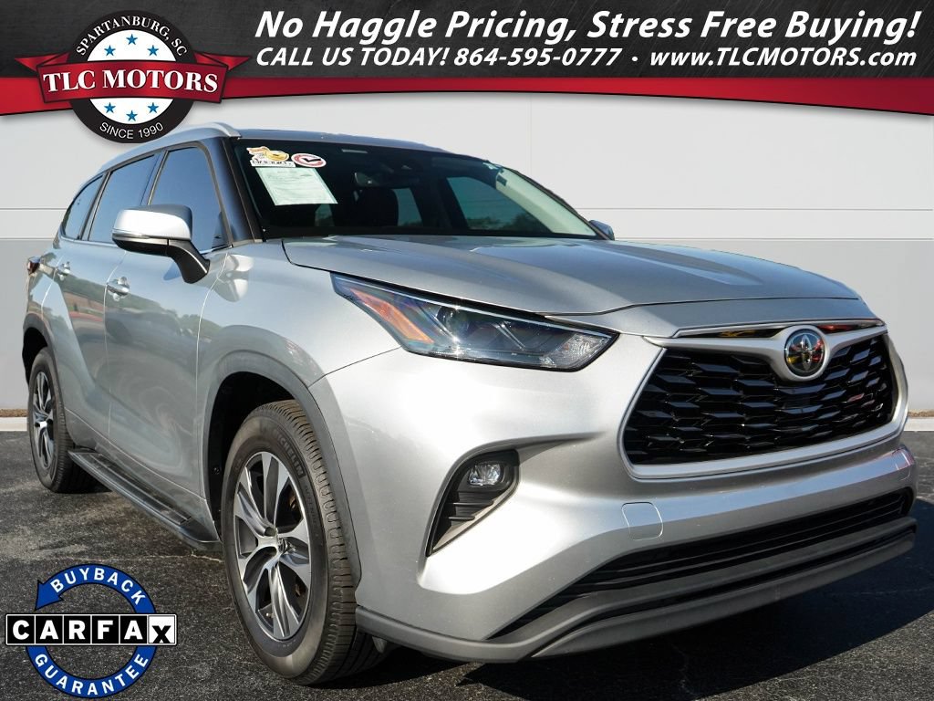 Used 2022 Toyota Highlander XLE FWD image 1