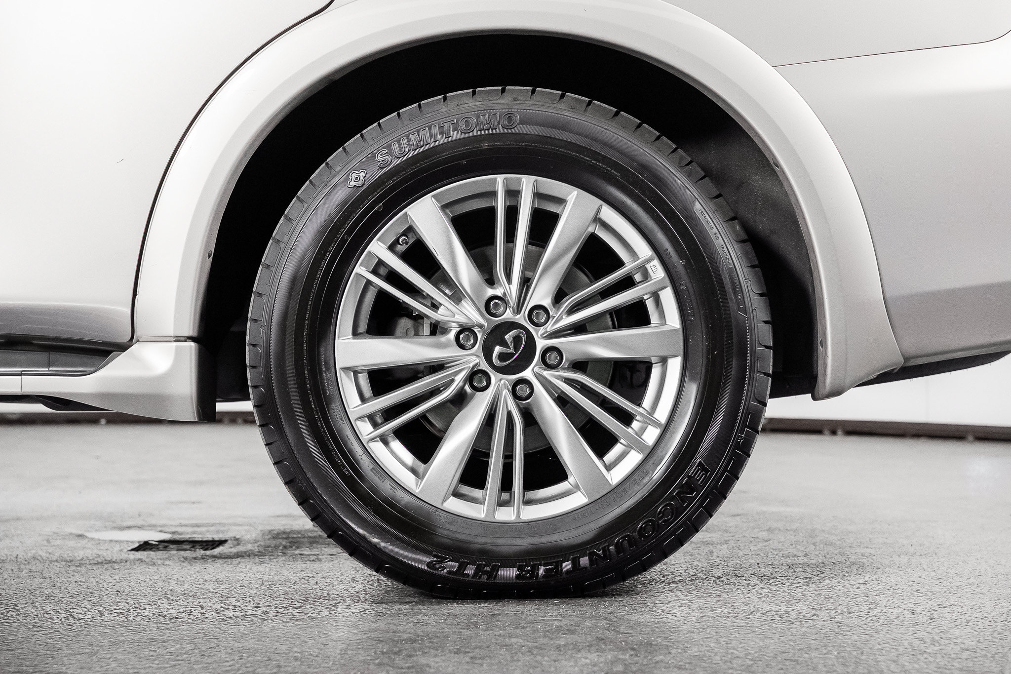 Used 2019 INFINITI QX80 Luxe w/ Proassist Package RWD image 19