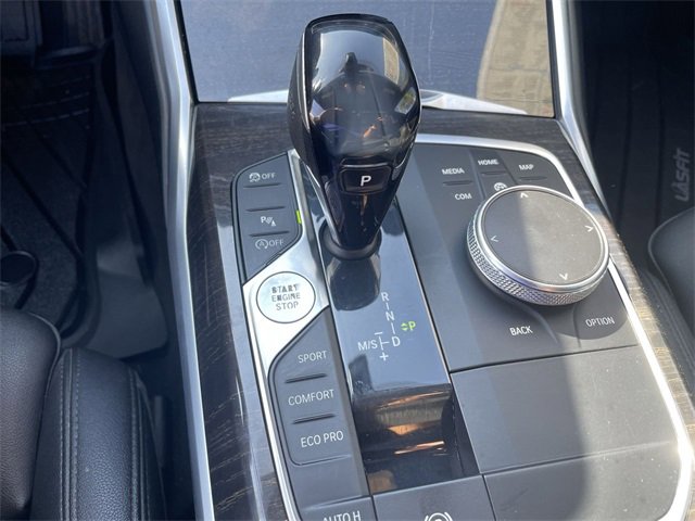 Used 2019 BMW 330i Sedan w/ Premium Package image 16