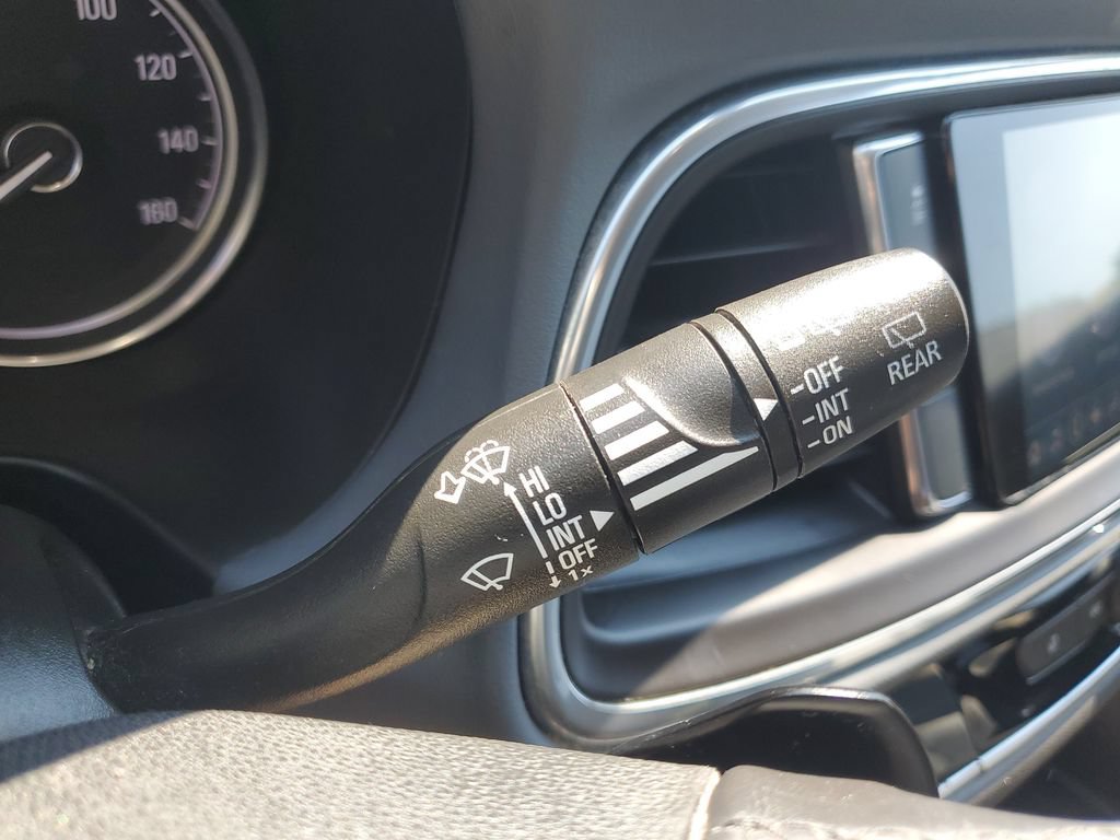 Used 2021 Buick Enclave Essence FWD image 16