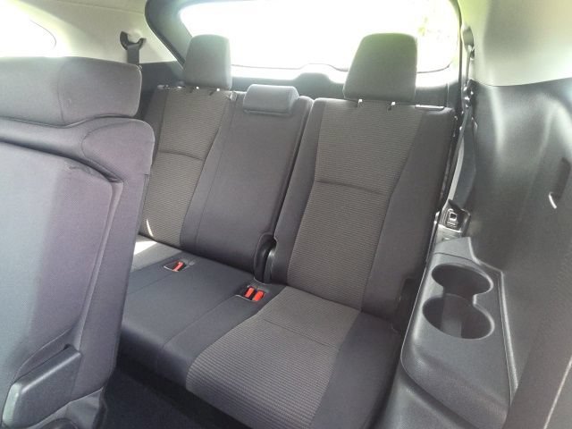 Used 2021 Toyota Highlander L FWD image 15