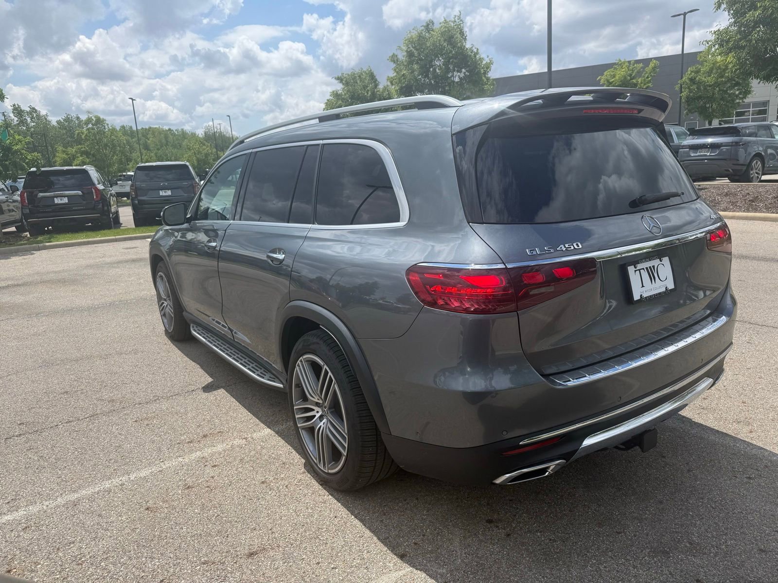 Used 2024 Mercedes-Benz GLS 450 4MATIC image 7