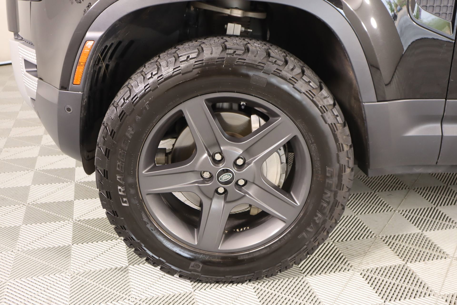 Used 2020 Land Rover Defender 110 SE AWD/4WD image 18