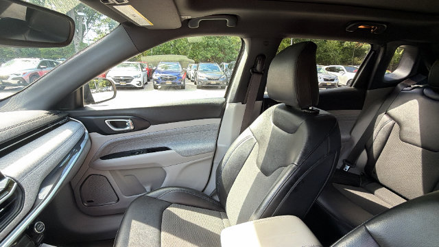 Used 2023 Jeep Compass Latitude w/ Sun and Sound Group AWD/4WD image 28