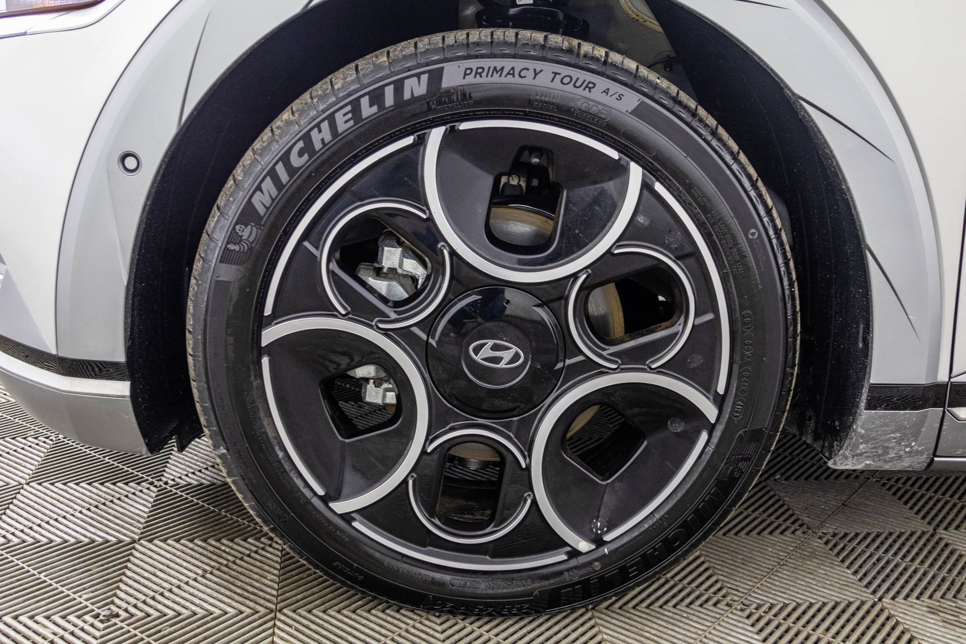 Used 2024 Hyundai Ioniq 5 Limited image 52