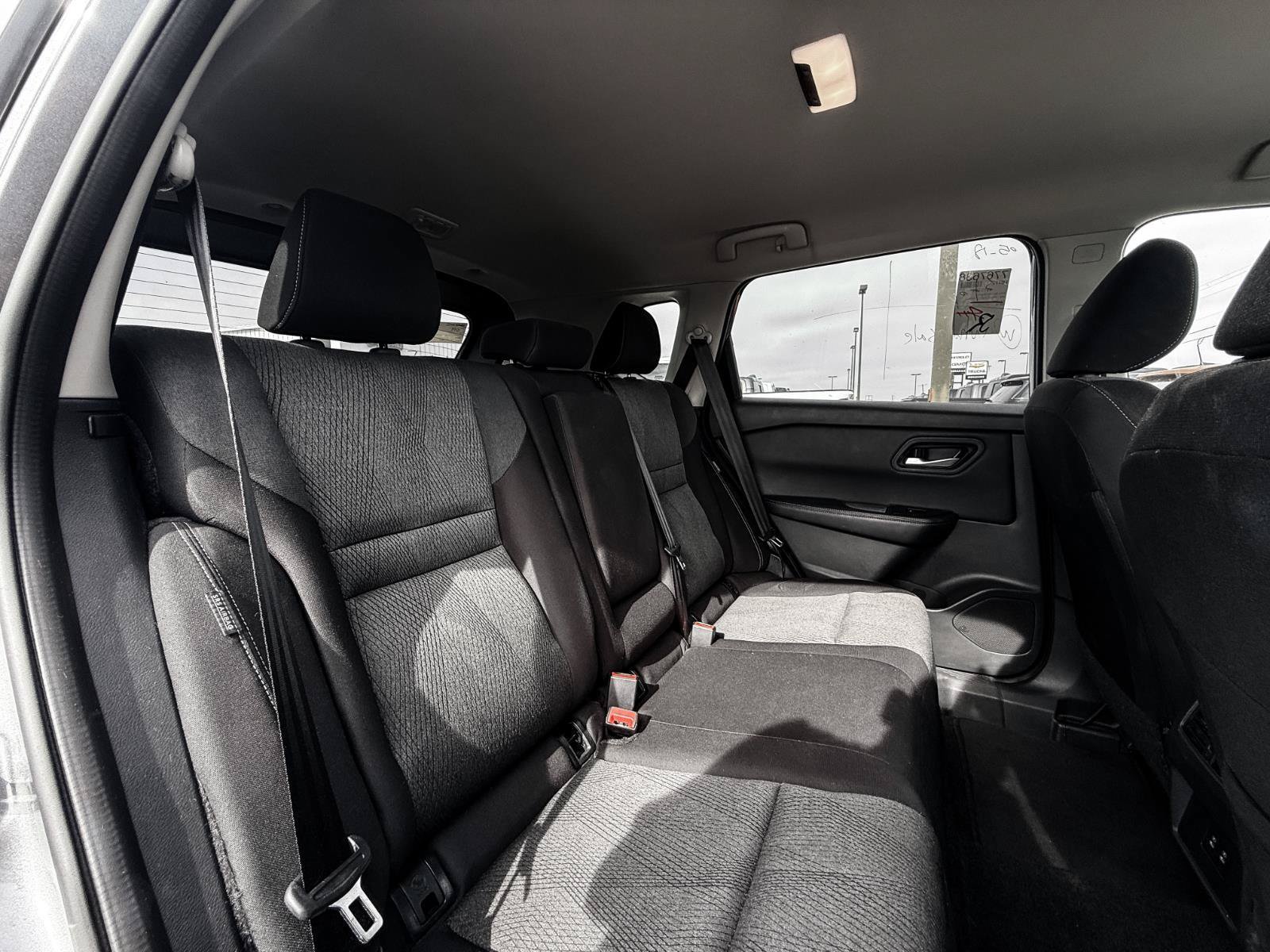 Used 2025 Nissan Rogue SV FWD image 21