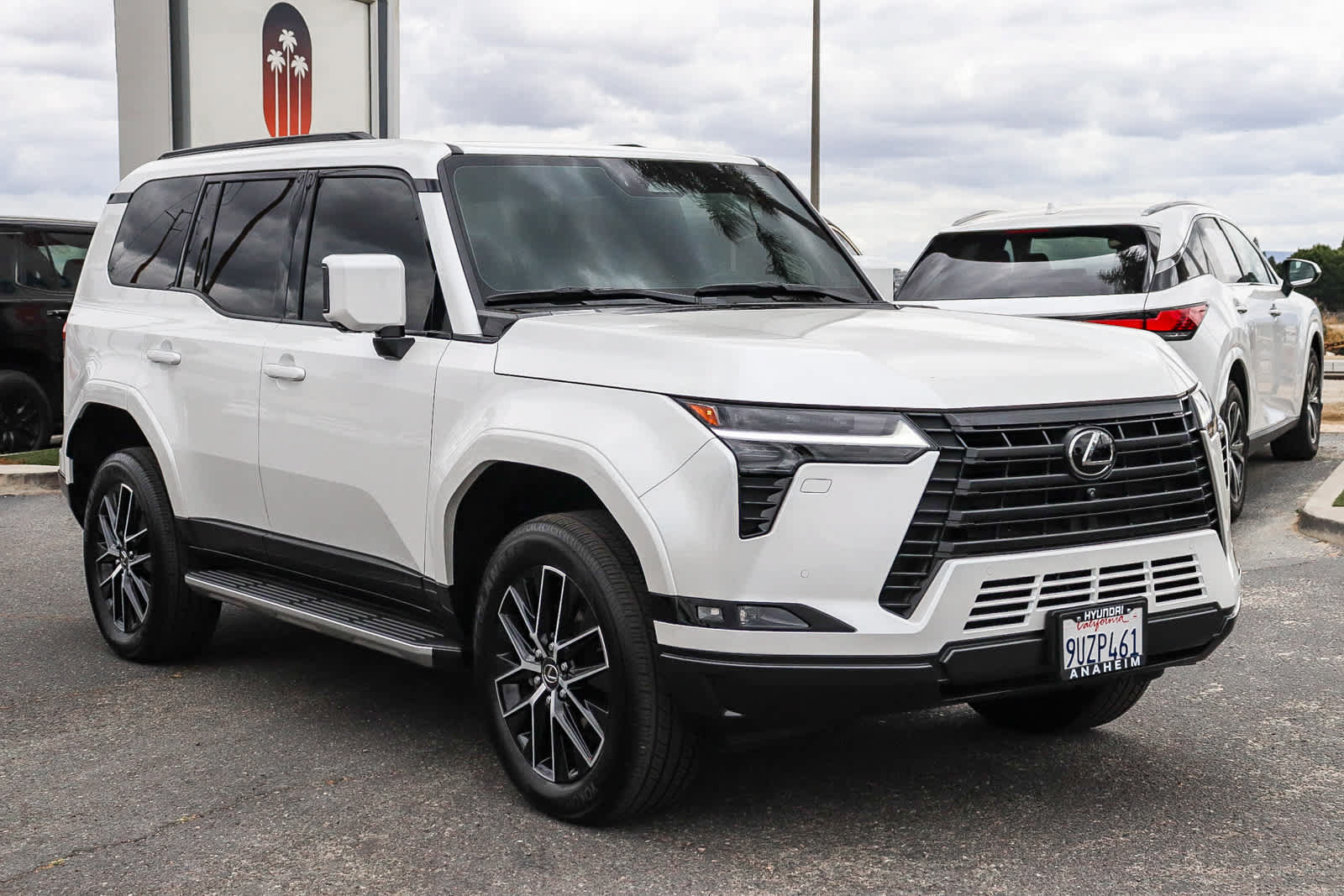 Used 2025 Lexus GX 550 w/ Cold Area Package AWD/4WD image 3