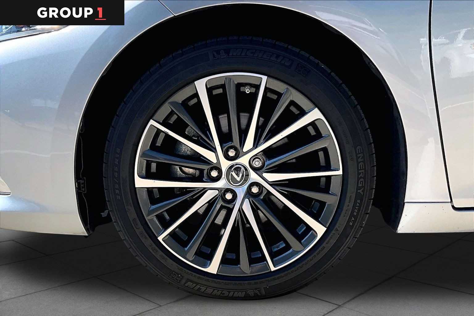 Certified 2025 Lexus ES 350 w/ Premium Package FWD image 9