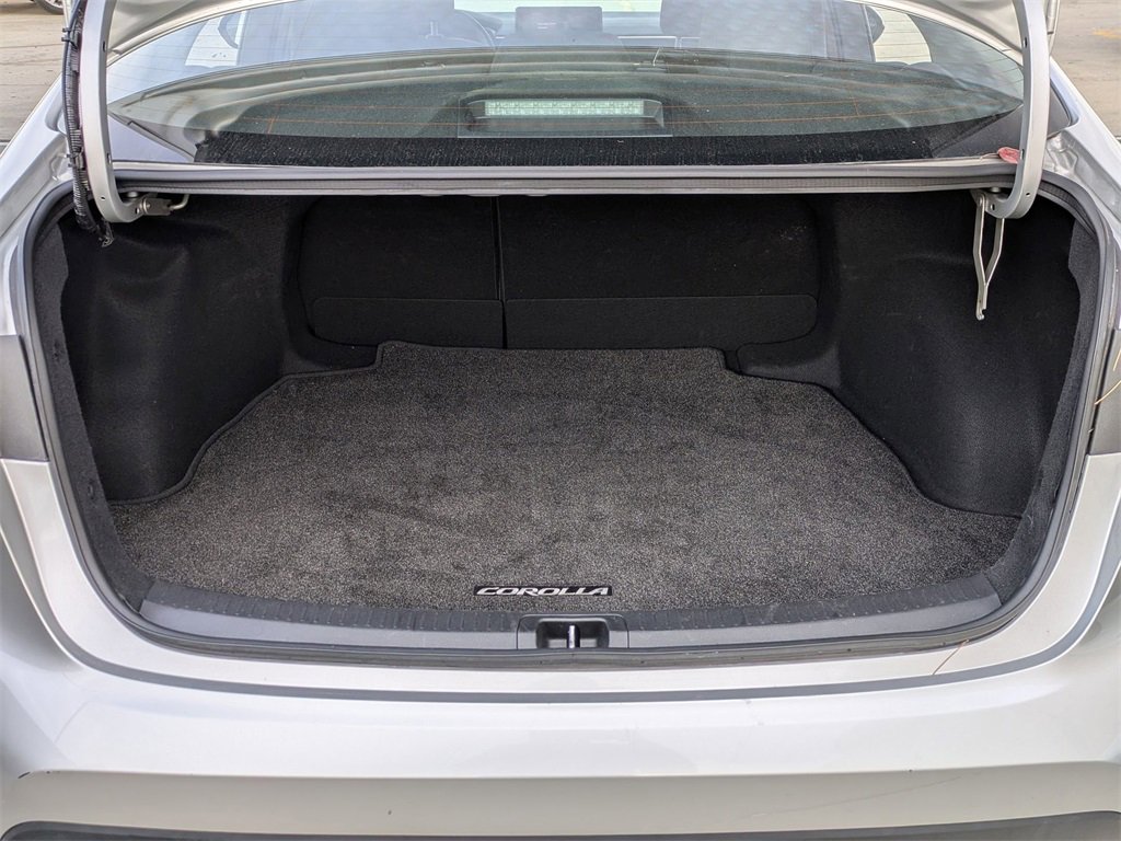 Used 2025 Toyota Corolla LE image 26