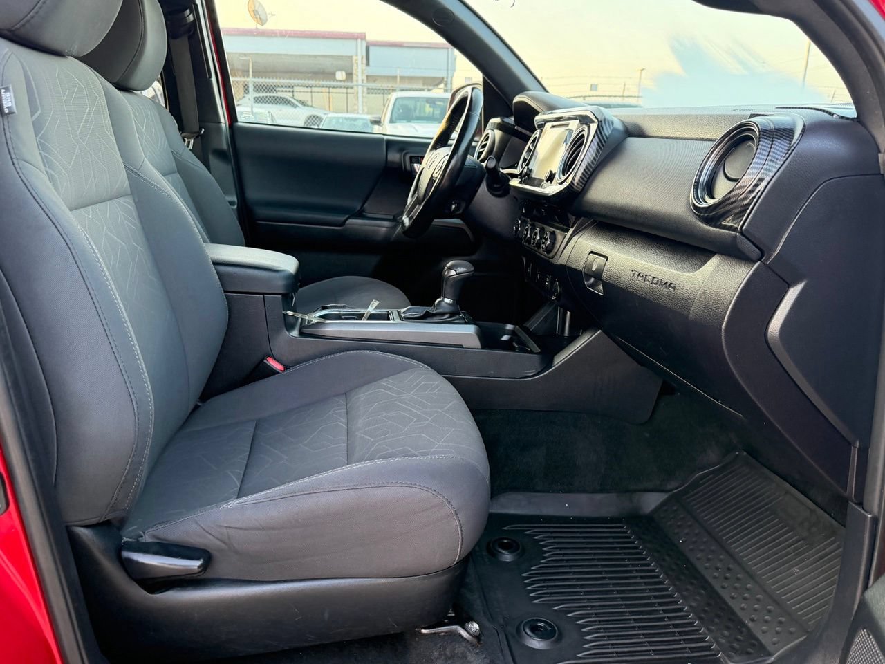 Used 2017 Toyota Tacoma TRD Off-Road w/ Tow Package (A/T) AWD/4WD image 37