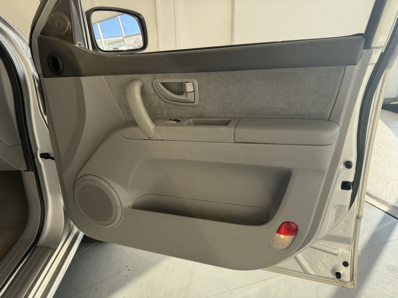 Used 2006 Kia Sorento LX image 23