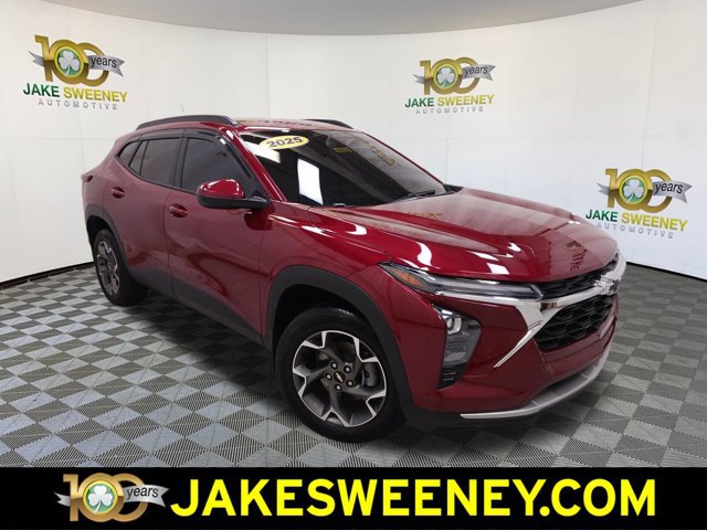 Used 2025 Chevrolet Trax LT w/ Driver Confidence Package image 1