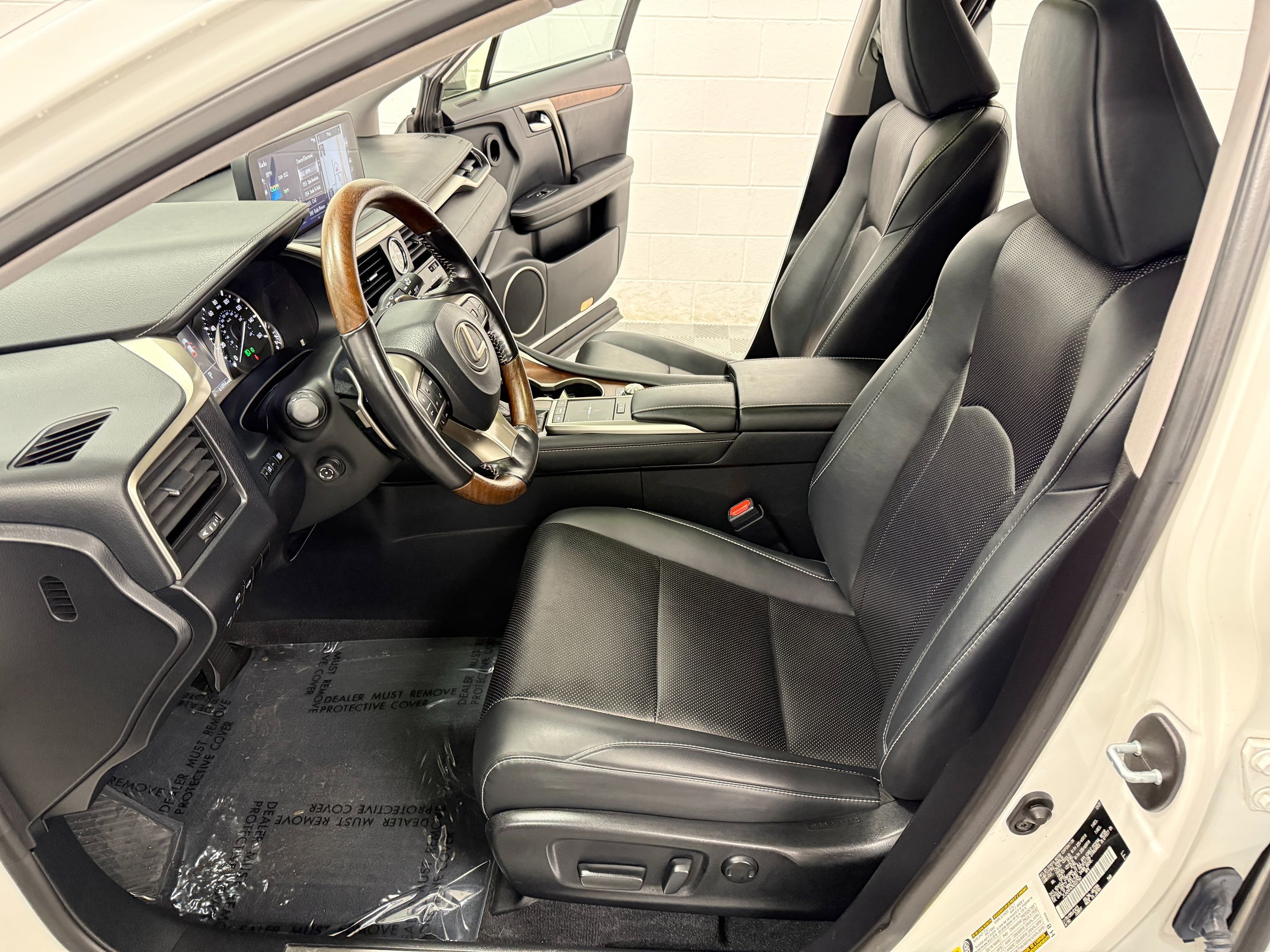 Used 2022 Lexus RX 350L Premium w/ Premium Package AWD/4WD image 11