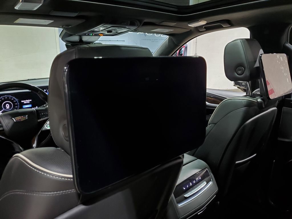 Used 2022 Cadillac Escalade ESV Sport Platinum w/ LPO, ONYX Package AWD/4WD image 28