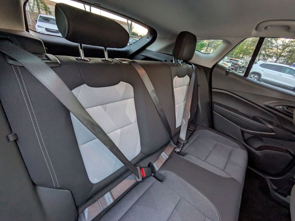 Used 2025 Chevrolet Trax LS image 26