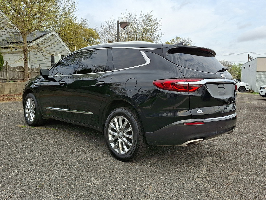 Used 2019 Buick Enclave Essence FWD image 2