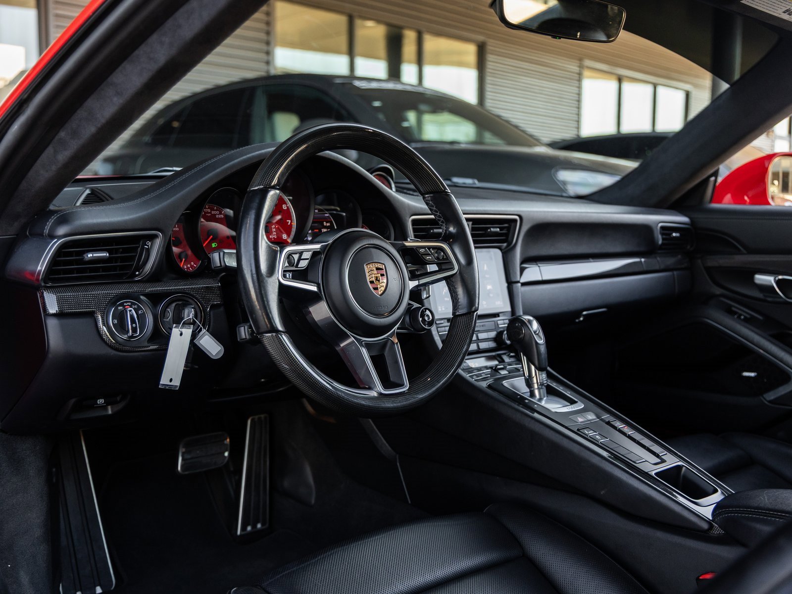 Used 2018 Porsche 911 Turbo image 4